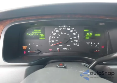 2002 Lincoln Town Car Executive z USA, uszkodzony, nr VIN 1LNHM81W32Y603789